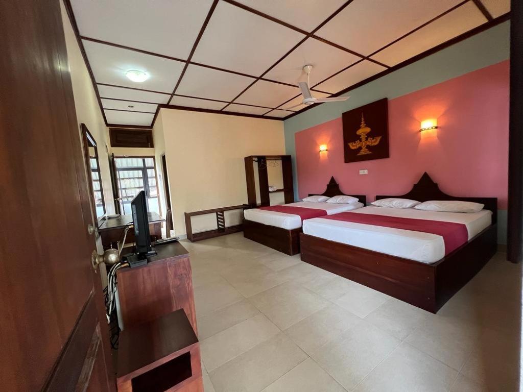 The Triangle Hotel 阿努拉德普勒 客房 照片