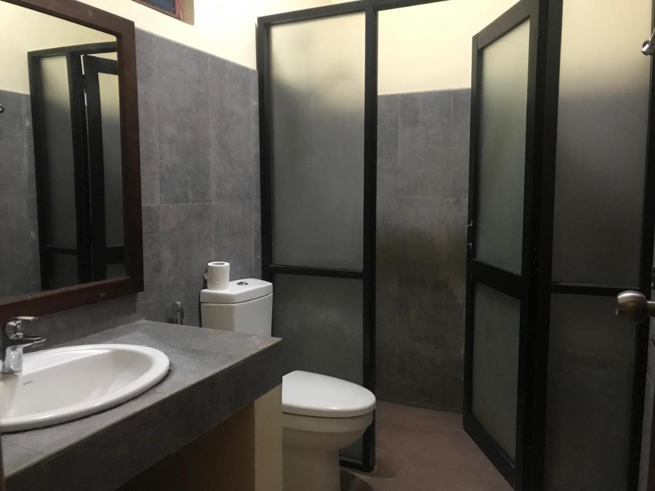 The Triangle Hotel 阿努拉德普勒 客房 照片